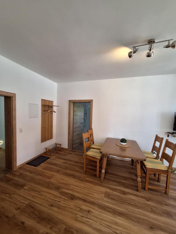 Gasthof Adler Ferienwohnung Ichenhausen Luaran gambar